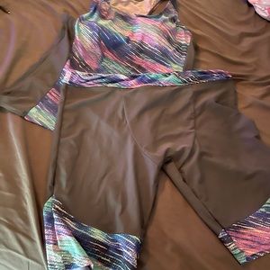Two piece short bathing suit sat